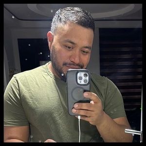 Meet your Posher, Issac